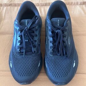 BROOKS Adrenaline GTS 23 Supportive Black Road Running Workout Shoes Sneakers S8